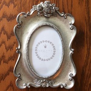 4” x 6” oval silver picture frame